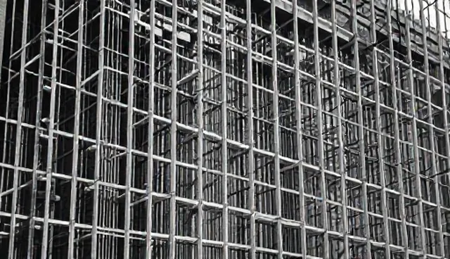 建筑模板性能差异影响施工效率的原因分析
